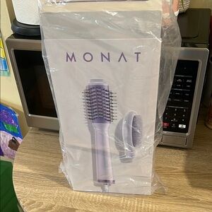 Monat Purple Hair Dryer Brush
